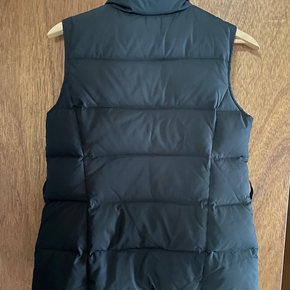 GAP - Down Vest - women’s - Picture 5 of 5